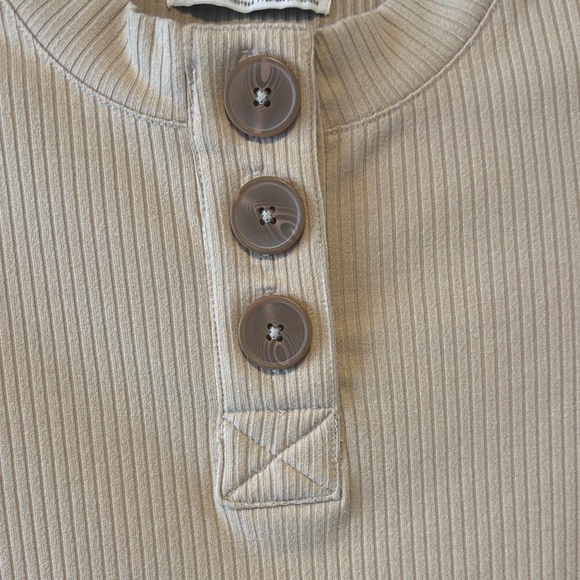 Urban Outfitters Beige Ribbed Short Sleeve Tee - Picture 3 of 8